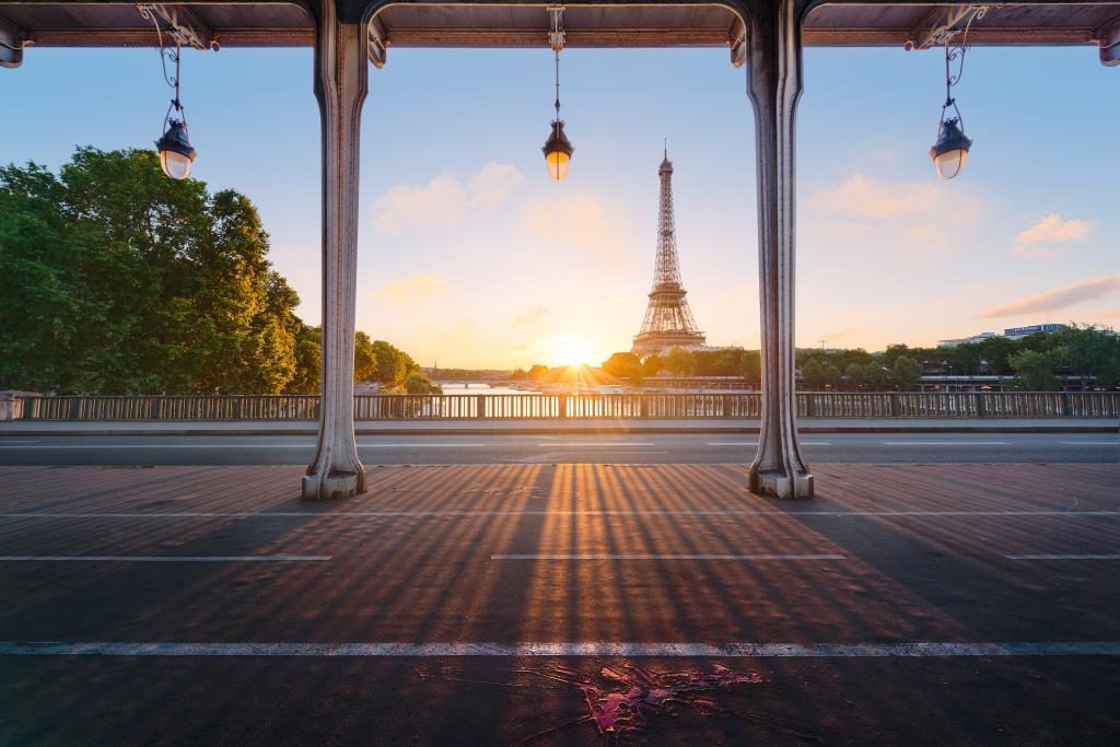 La Tour Eiffel vue depuis le pont de Bir-Hakeim